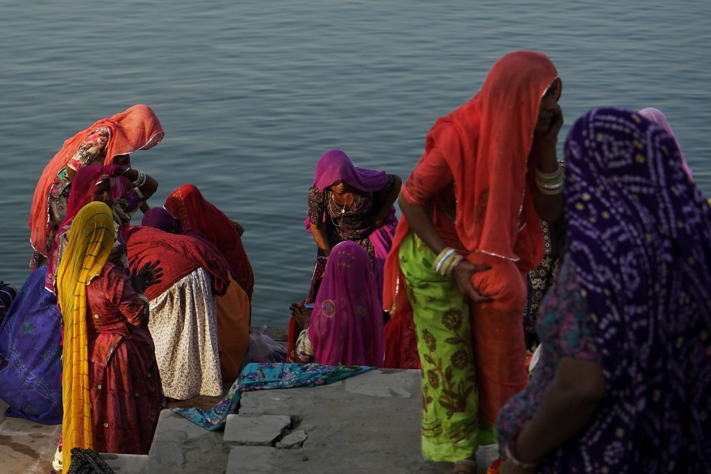 arte-lago-sagrado-de-pushkar-1386-x1700-1024x683