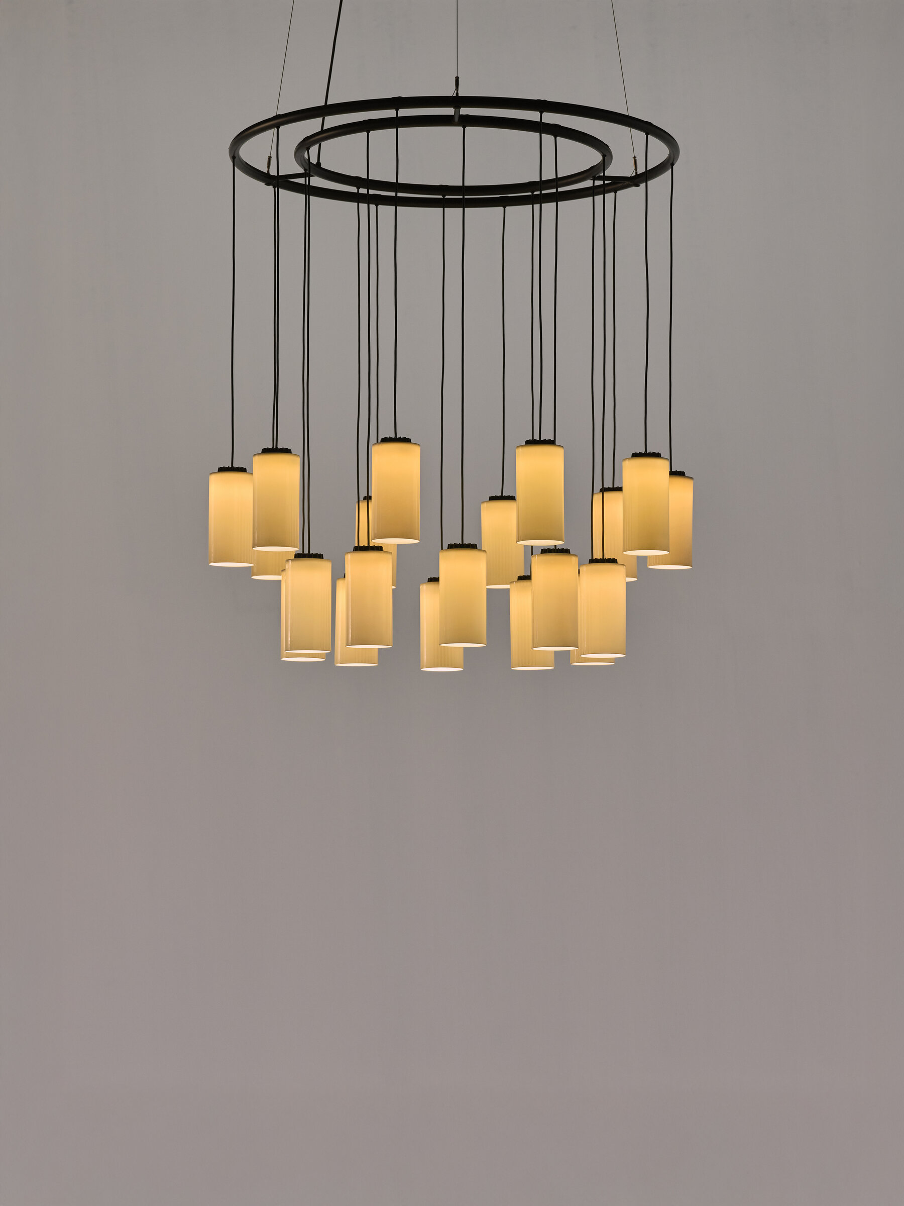 Cirio-Chandelier-S-Jara-Varela-2025-Porcelana-x2400